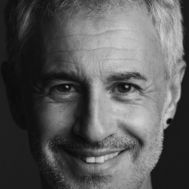 Sergio Dalma (popular, en Pabellón Insular de Tenerife Santiago Martín)