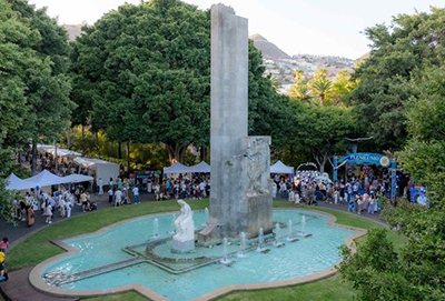 Feria de Artesanía en las noches de Plenilunio de Santa Cruz